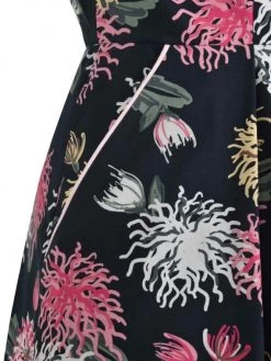 Runaround Sue Chrysanthemum Black -Chic Apparel Shop runaround sue chrysanthemum black p4706 20275 medium