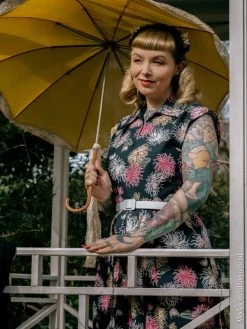 Runaround Sue Chrysanthemum Black -Chic Apparel Shop runaround sue chrysanthemum black p4706 22521 medium