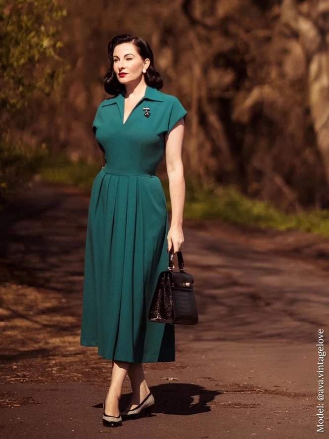 Runaround Sue Lagoon Crepe 3 Runaround Sue Lagoon Crepe