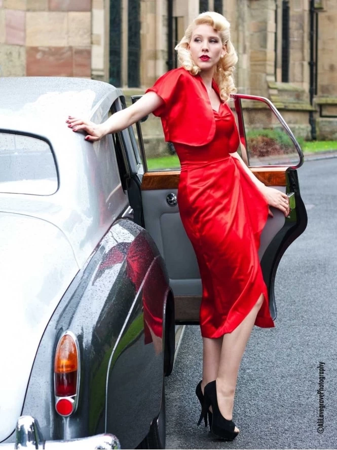 Sarong Red Satin 4 Sarong Red Satin - Image 2